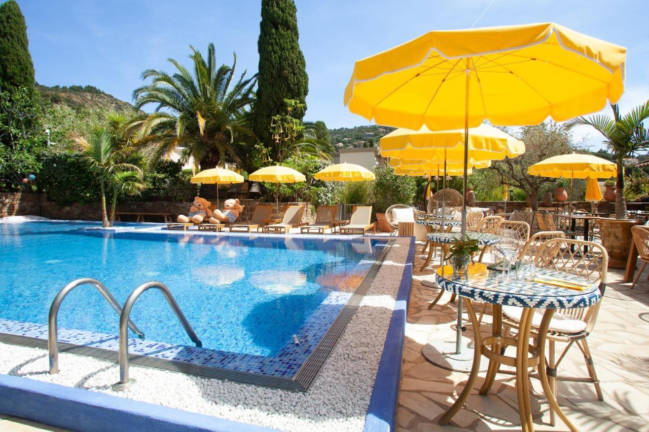 Hôtel La Piscine Le Lavandou Esterno foto